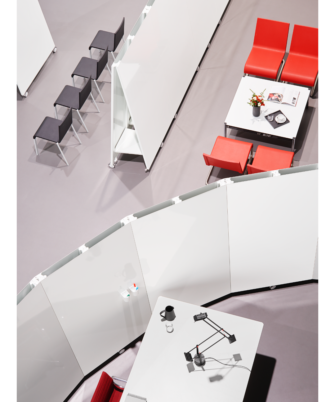 12-moving-wall-modulares-mobiles-magnetisches-whiteboard-fuer-newwork-workshops-kreativzonen